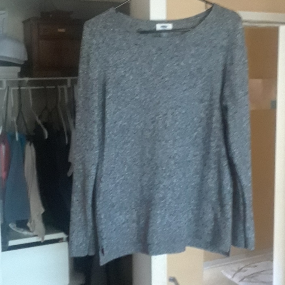Black/White Old Navy Sweater